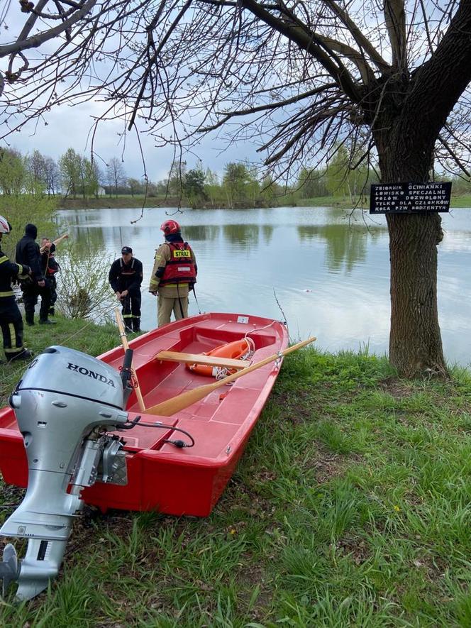 Samochód wjechał do zbiornika wodnego, kierowca nie żyje