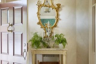 Ugoszczą Nawrockiego jak królową Elżbietę