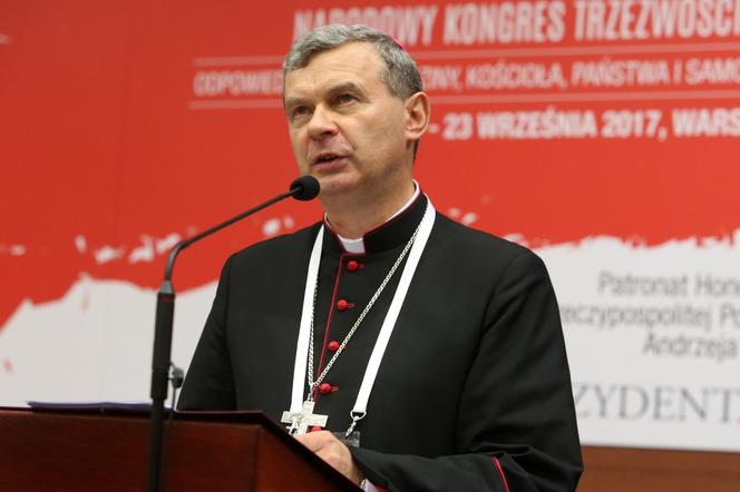  Biskup Tadeusz Bronakowski