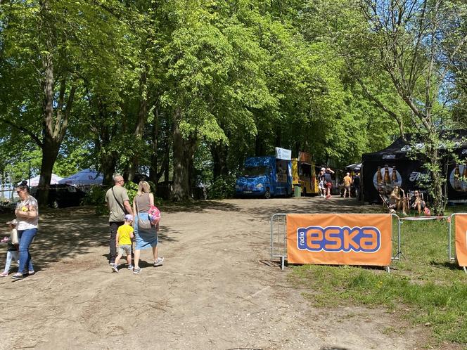 Festiwal Samków Food Trucków w Olsztynie 2024. Nad Ukielem można zjeść dania z całego świata [ZDJĘCIA]