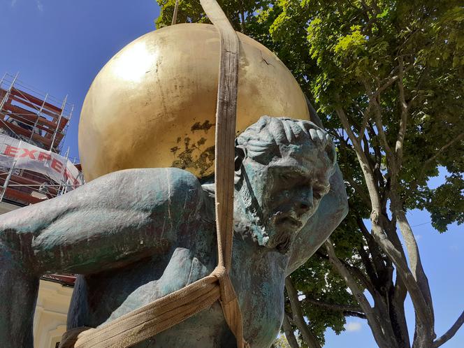 Ostatnio siedlecki Jacek dotknął ziemi po raz pierwszy od ponad 20 lat, Przechodzi obecnie renowację. Na szczyt zabytkowego Ratusza ma wrócić w listopadzie