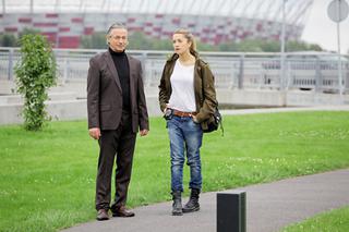 Na krawędzi 2 sezon odc. 13. Lena Korcz (Kamilla Baar), Forst (Andrzej Baczewski)