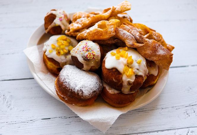 Jak łatwo i szybko zrobić domowe pączki i faworki? Znamy najlepsze przepisy prosto z notesika babuni