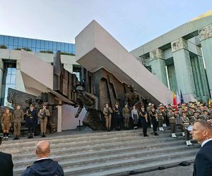 81. rocznica Powstania Warszawskiego. Uroczystość na pl. Krasińskich