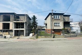 Domy kostki z PRL po tuningu przeżywają dziś drugą młodość. Dla projektantów kostkowy brak wyrazu nie jest kłopotem