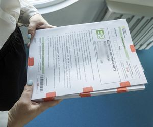 Egzamin ósmoklasisty 2025. Przecieki przed egzaminem. Co będzie na E8? Polski, matematyka, angielski