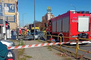 Groźny wypadek na ul. Katowickiej w Chorzowie. Motocyklista trafił do szpitala