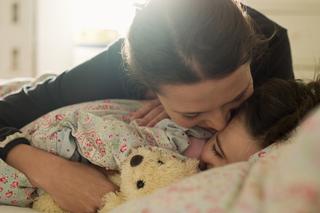 20 pytań, które warto zadać swojemu dziecku przed snem. To wzmocni waszą więź 