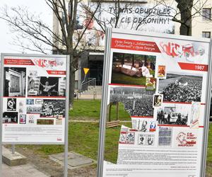 Zdewastowano wystawę papieską przy siedzibie Solidarności w Gdańsku. Sprawą zajmuje się policja