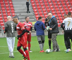 W Tychach grają gwiazdy światowego futbolu. Najpierw był pokazowy trening z młodzieżą