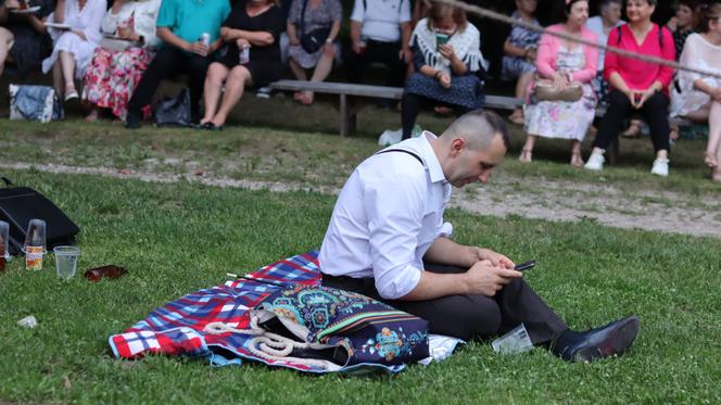 Wirują warkocze i wstążeczki. Tak bawili się lublinianie na potańcówce w skansenie!