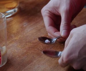 M jak miłość odc. 1868. Dariusz Hoffman (Mateusz Rusin) - tabletki / narkotki dla Kingi