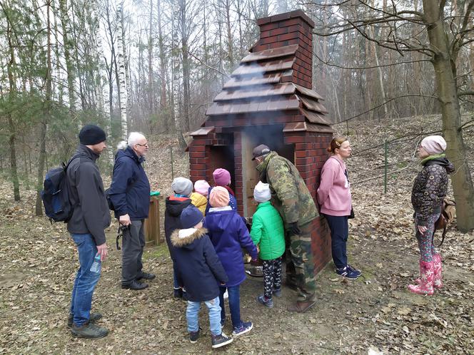 Siedlczanie szukali pierwszych śladów wiosny wraz z leśnikami z Nadleśnictwa Siedlce