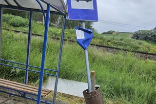 Ktoś zdewastował przystanek w gminie Santok