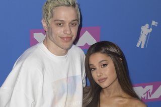 Ariana Grande nagrała 3 wersje Thank U, Next. W jednej z nich... poślubiła Pete Davidsona