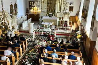 Ostatnia droga Ireny i Tadeusza. Cała wieś płakała na pogrzebie