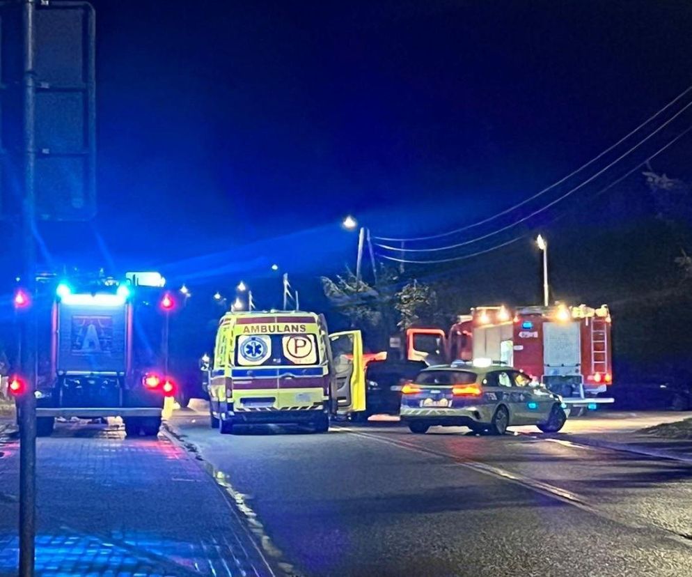 Tragedia na drodze. Pieszy popełnił błąd i zginął pod kołami nissana