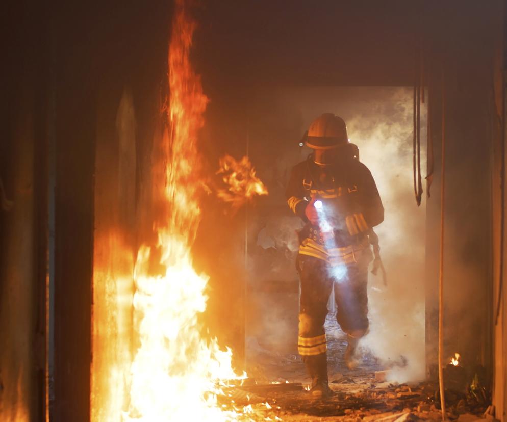 Tragiczny pożar w Pogroszynie. W płonącym budynku odnaleziono zwłoki 60-letniego mężczyzny