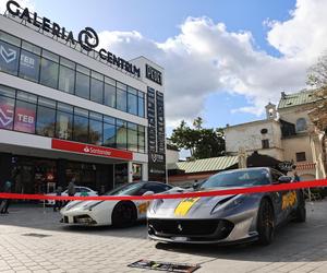 Sportowe samochody w centrum Lublina. Można skorzystać z przejazdów w szczytnym celu