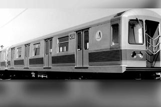 Metro z wagonami R-42 zjechało z torów
