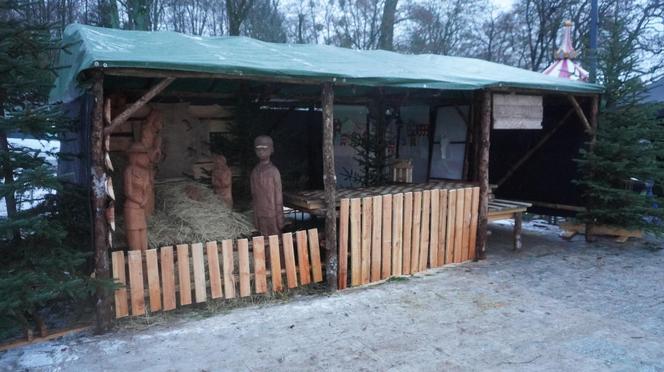 Ruszył jarmark bożonarodzeniowy nad jeziorem Ukiel w Olsztynie. Zobacz, jak wygląda! [ZDJĘCIA]