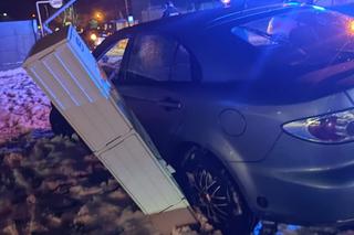 Łódzkie. Uderzył w dwie idące chodnikiem 17-latki. Nie posiadał uprawnień do kierowania samochodem
