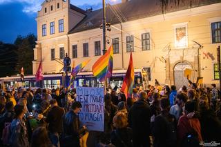 Tańczący protest pod krakowską kurią