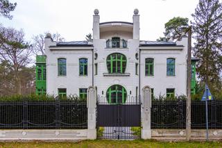 Te zabytkowe wille w Konstancinie odzyskują dawny blask - zobacz wyremontowane rezydencje