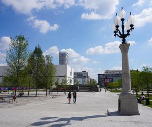 W tym roku przed Pałacem otwarto Plac Centralny