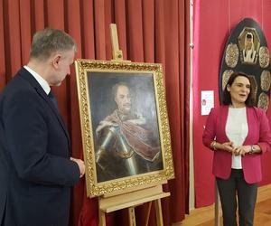 ​W Muzeum Okręgowym w Lesznie uroczyście odsłonięto portret króla Stanisława Leszczyńskiego