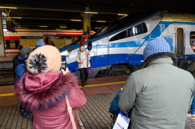 Pociąg Pendolino na dworcu Poznań Główny