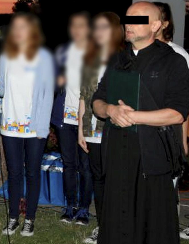 Ksiądz podejrzany o molestowanie nastolatek zatrzymany w Anglii