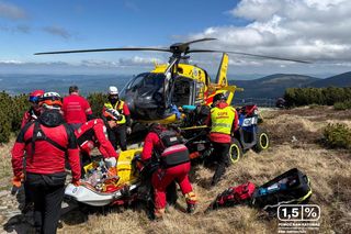 Dramatyczna akcja ratunkowa w Karkonoszach. Turysta stracił przytomność 