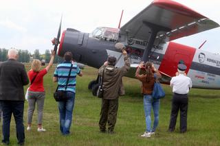 Odlot załogi Romualda Koperskiego na trasie Warszawa - Tokio - Warszawa 