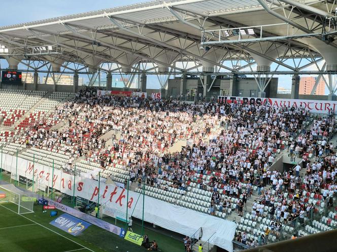 Żegnaj Ekstraklaso, żegnaj trenerze. ŁKS wygrywa ostatni mecz w sezonie [ZDJĘCIA]