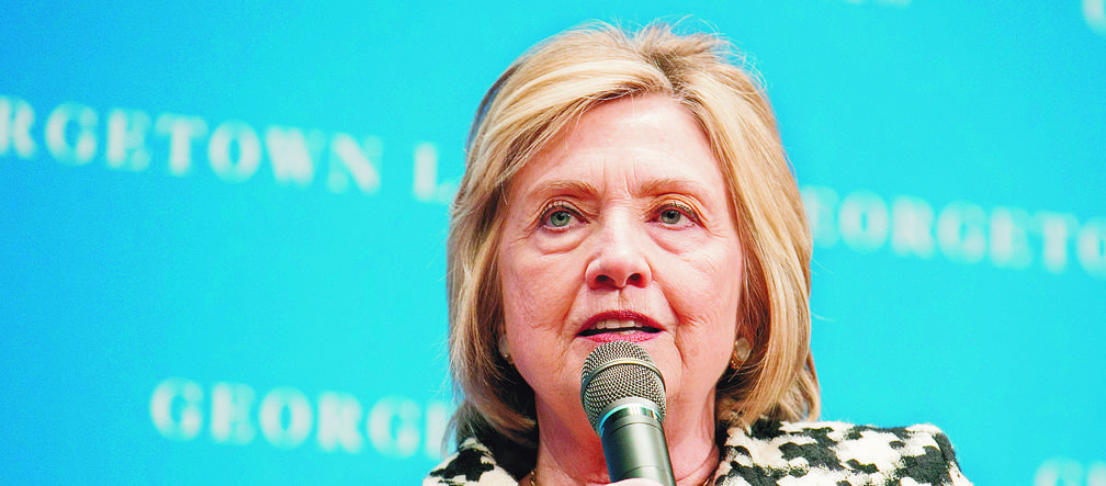 Dym w samolocie z Hillary