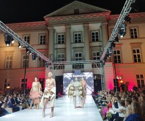 RADOM FASHION SHOW