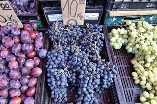 Ceny jesiennych przysmaków. Ile zapłacimy za kukurydzę, śliwki czy orzechy na targu w Rzeszowie?