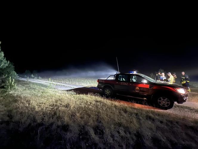 Tajemniczy obiekt spadł na poligonie pod Szczytnem? Nocna akcja policji i strażaków