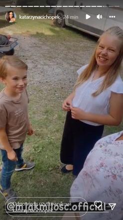 M jak miłość na planie. Kinga (Katarzyna Cichopek), Lenka (Olga Cybińska), Misiek (Olek Bożyk)