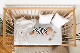 Łóżeczko niemowlaka: te rzeczy nie powinny się w nim znajdować