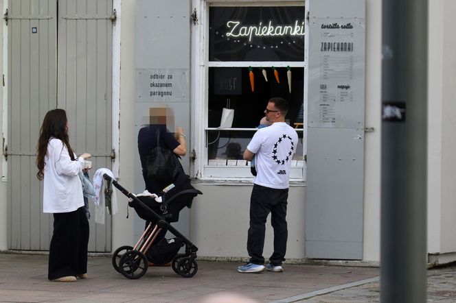 Marcin Hakiel z Dominiką i synkiem Romeo w Sopocie