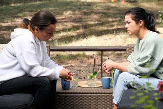 M jak miłość odc. 1677. Magda (Anna Mucha), Kinga (Katarzyna Cichopek)