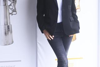 Grażyna Torbicka zadała szyku na festiwalu w Gdyni. Czas się dla niej zatrzymał. Co za stylizacja!