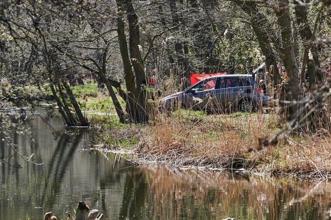 Auto wjechało do Raduni w Juszkowie. 40-letni kierowca nie przeżył