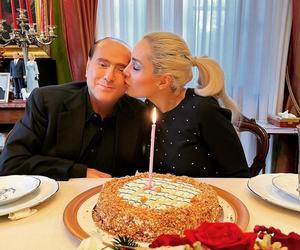 Marta Fascina - ostatnia kobieta Berlusconiego. Para wzięła symboliczny ślub w 2022 roku