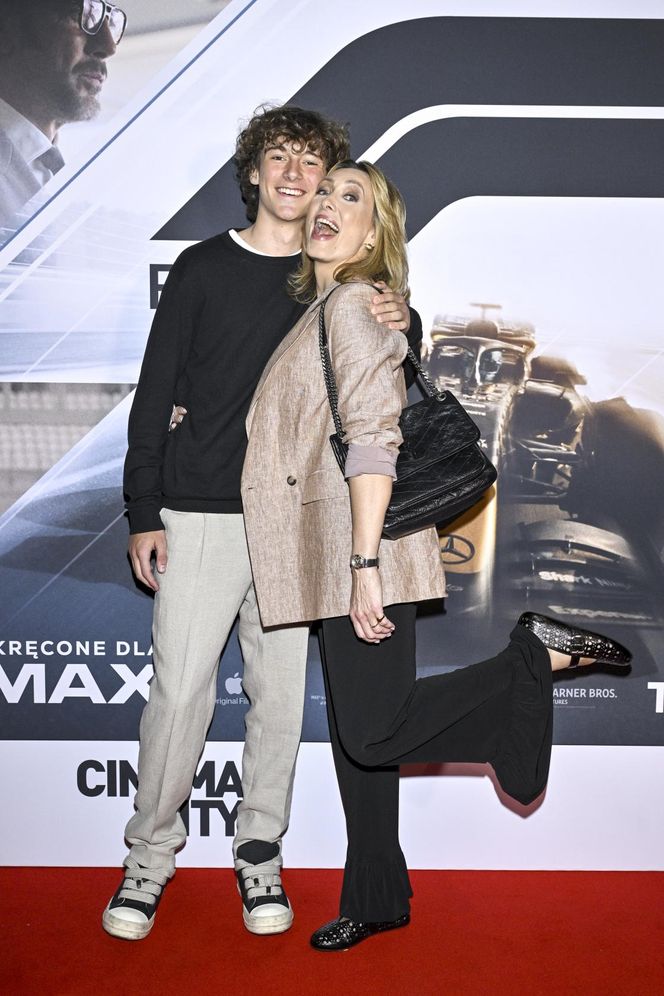 Anna Kalczyńska na premierze z 15-letnim synem. Panny będą się za nim uganiać!