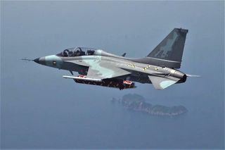Koreański kuzyn Taurusa przeszedł kolejny test. FA-50 zabiera dwa pociski manewrujące