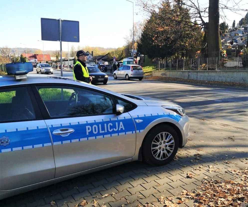 Uwaga kierowcy zbliża się policyjna akcja „Znicz”. Na drogach będzie więcej patroli i kontroli