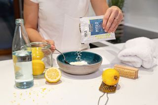 Ekosprzątanie bez tajemnic. Domowe środki czystości, które zrobisz w 5 minut